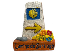 Ímã de resina Monte de pedras com flores Caminho de Santiago