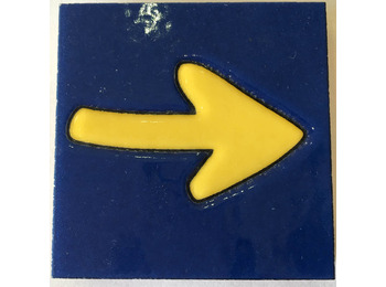 Íman de cerâmica seta com fundo azul MyL 5X5 cm