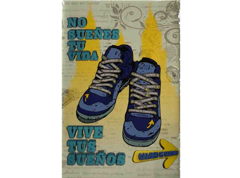 Botas com crachá magnético Não sonhe sua vida, viva seus sonhos