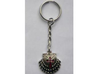 Chaveiro concha com cruz de metal