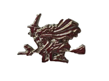 Pin Meiga com Vassoura de Metal