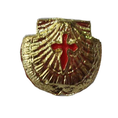 Pin Shell com Cruz de Santiago Dorada